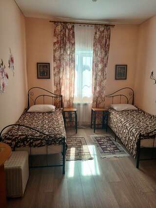 Мини-отель Флёр Углич Двухместный номер с 2 отдельными кроватями-1